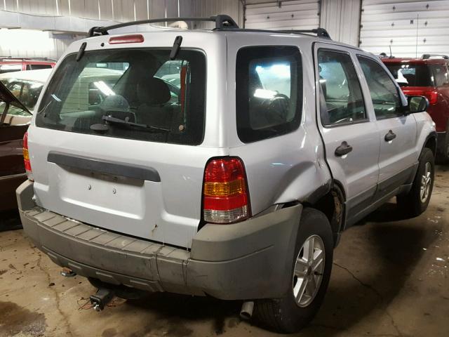 1FMYU92Z55KE24157 - 2005 FORD ESCAPE XLS SILVER photo 4