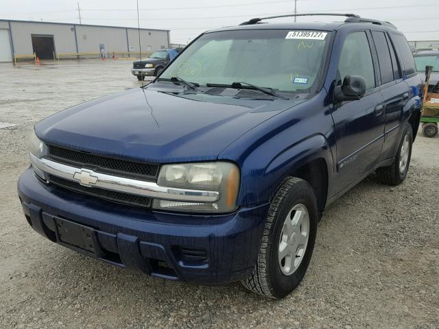 1GNDS13S322429243 - 2002 CHEVROLET TRAILBLAZE BLUE photo 2