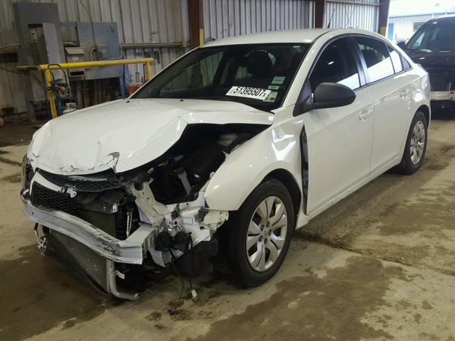 1G1PA5SH3D7159791 - 2013 CHEVROLET CRUZE LS WHITE photo 2