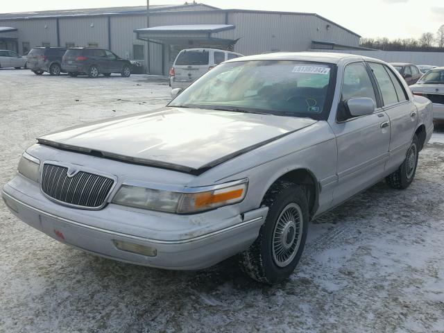 2MELM74W3VX611608 - 1997 MERCURY GRAND MARQ SILVER photo 2