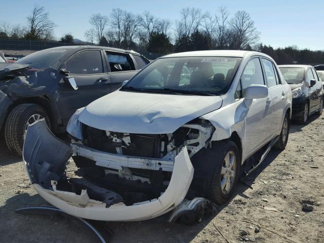 3N1BC11E18L350920 - 2008 NISSAN VERSA S WHITE photo 2