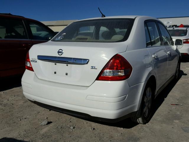 3N1BC11E18L350920 - 2008 NISSAN VERSA S WHITE photo 4