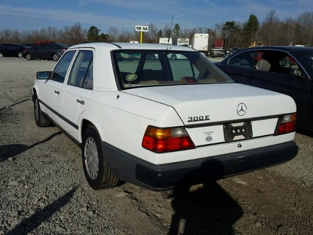 WDBEA30D5JA691057 - 1988 MERCEDES-BENZ 300 E WHITE photo 3