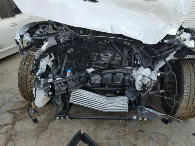 1FA6P8TH8F5366196 - 2015 FORD MUSTANG WHITE photo 9