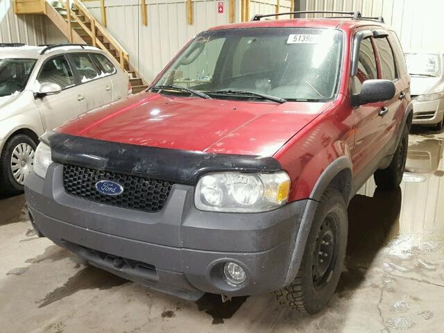 1FMYU93155KA59066 - 2005 FORD ESCAPE XLT RED photo 2