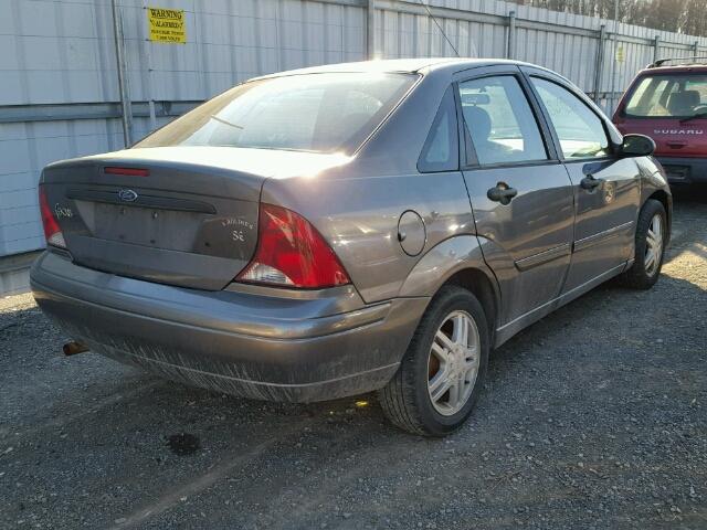 1FAFP34314W189276 - 2004 FORD FOCUS SE C GRAY photo 4