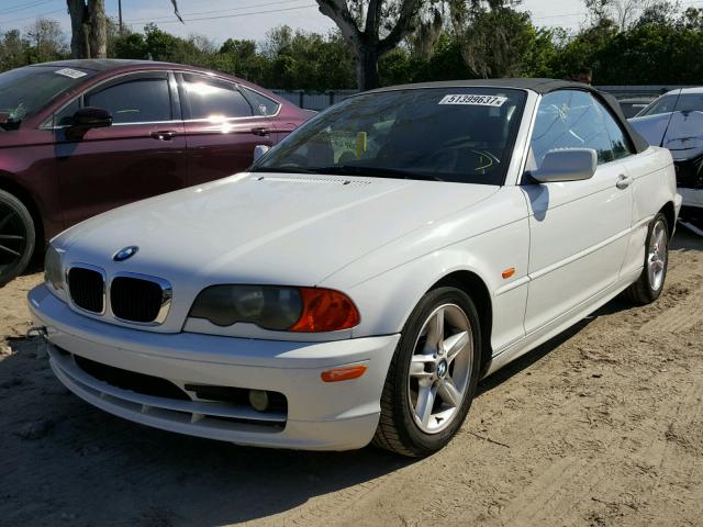 WBABS33462PG85618 - 2002 BMW 325 CI WHITE photo 2