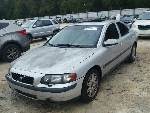 YV1RS61T132260178 - 2003 VOLVO S60 SILVER photo 2