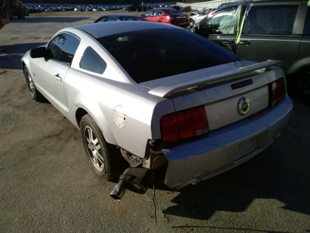 1ZVFT82H665114094 - 2006 FORD MUSTANG GT SILVER photo 3