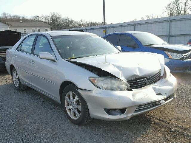 4T1BF30K75U598576 - 2005 TOYOTA CAMRY LE SILVER photo 1