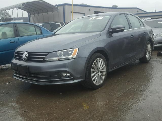 3VWD17AJ7FM262132 - 2015 VOLKSWAGEN JETTA SE GRAY photo 2