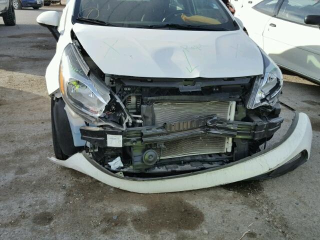 KNADN4A30E6397780 - 2014 KIA RIO EX WHITE photo 9