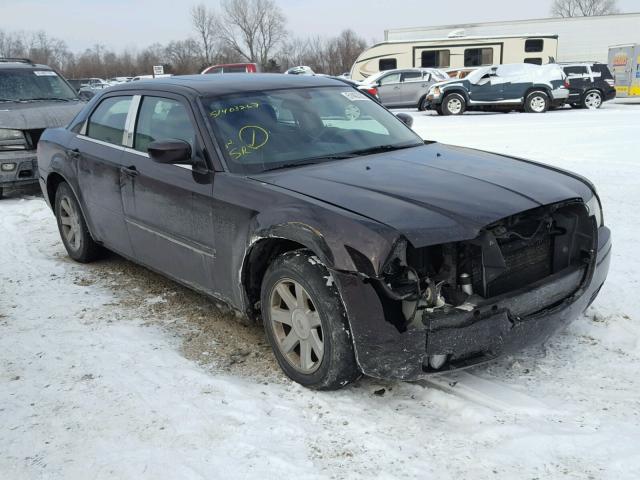 2C3JA53G75H590261 - 2005 CHRYSLER 300 TOURIN MAROON photo 1