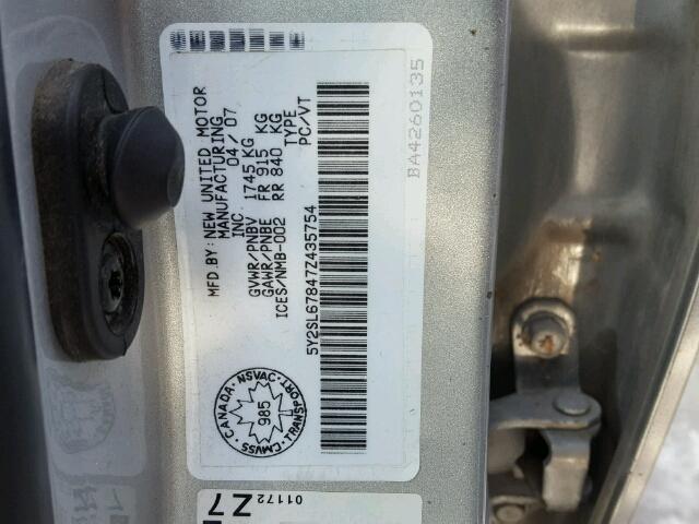 5Y2SL67847Z435754 - 2007 PONTIAC VIBE SILVER photo 10