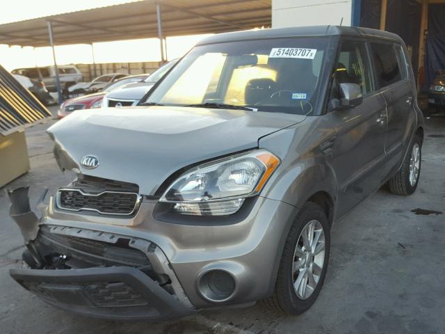 KNDJT2A69D7508426 - 2013 KIA SOUL + GRAY photo 2