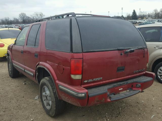 1GNDT13W7W2246109 - 1998 CHEVROLET BLAZER MAROON photo 3