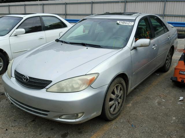 4T1BF32K64U579433 - 2004 TOYOTA CAMRY LE SILVER photo 2