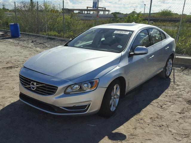 YV126MFK1G2407549 - 2016 VOLVO S60 PREMIE SILVER photo 2