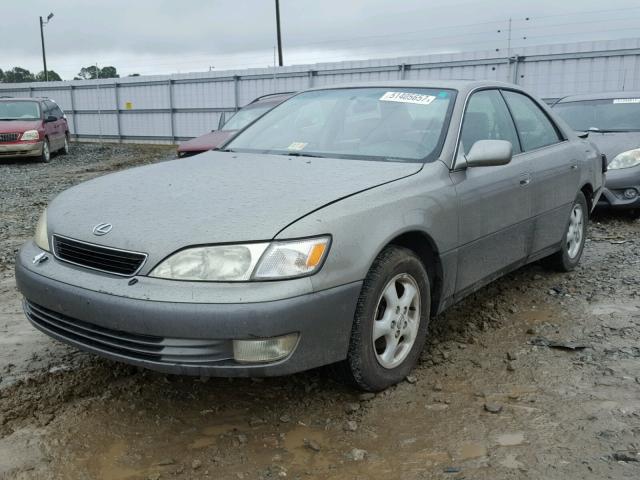 JT8BF22G7V5013365 - 1997 LEXUS ES 300 GRAY photo 2