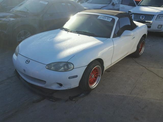 JM1NB353110213089 - 2001 MAZDA MX-5 MIATA WHITE photo 2