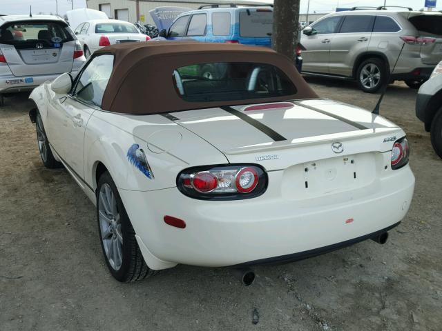 JM1NC25F970133789 - 2007 MAZDA MX-5 MIATA WHITE photo 3