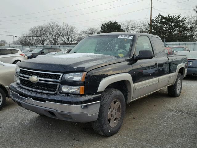 1GCEK19B86Z262301 - 2006 CHEVROLET SILVERADO BLACK photo 2