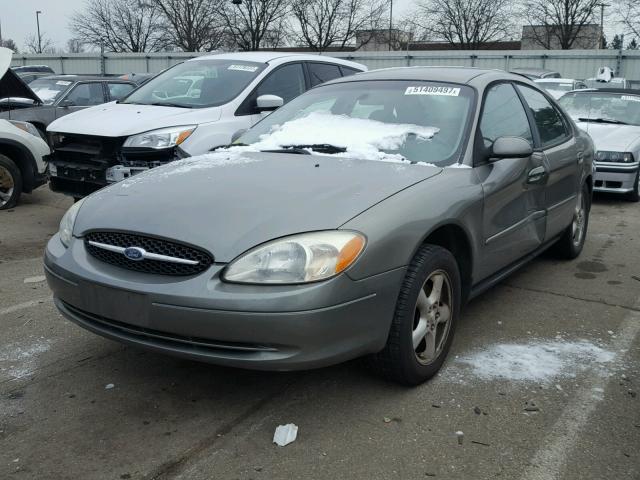 1FAFP55U72A130231 - 2002 FORD TAURUS SES GREEN photo 2