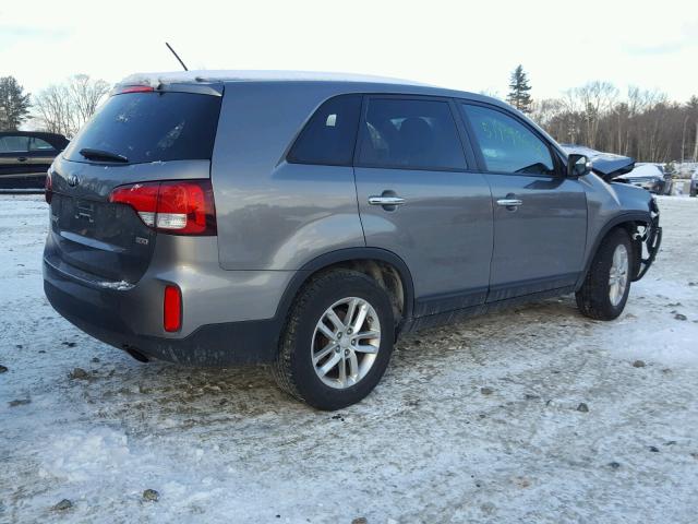 5XYKT3A6XEG533446 - 2014 KIA SORENTO LX GRAY photo 4