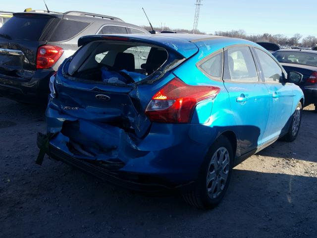 1FAHP3K29CL409802 - 2012 FORD FOCUS SE BLUE photo 4