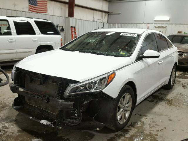 5NPE24AF1FH184919 - 2015 HYUNDAI SONATA SE WHITE photo 2