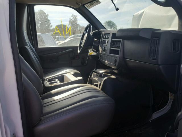 1GCSGAFX5D1159580 - 2013 CHEVROLET EXPRESS G1 WHITE photo 5