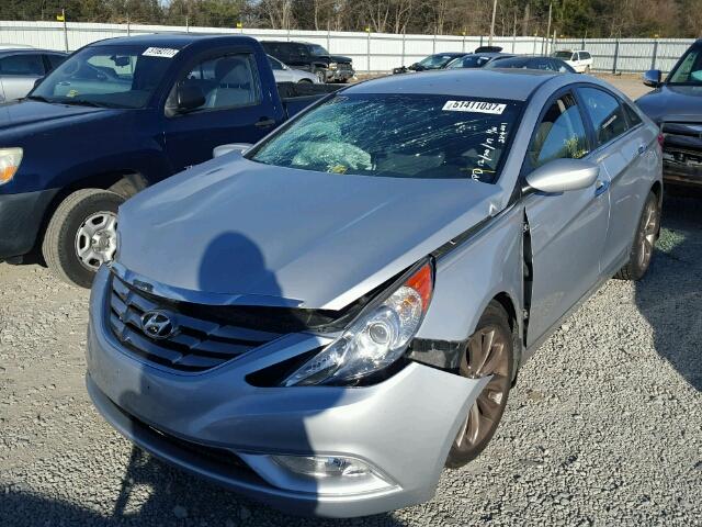 5NPEC4AC6BH153095 - 2011 HYUNDAI SONATA SE SILVER photo 2