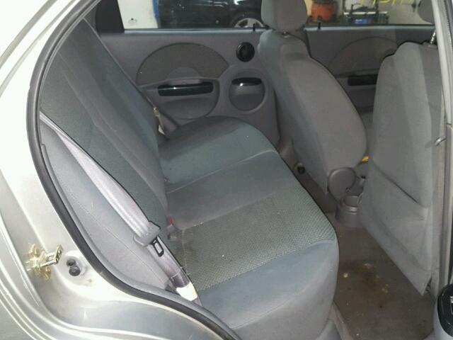 KL1TJ52604B161149 - 2004 CHEVROLET AVEO LS SILVER photo 6