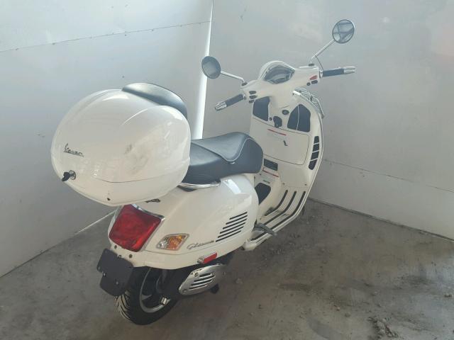 ZAPM459L1G5101057 - 2016 VESPA GTS 300 SU WHITE photo 4