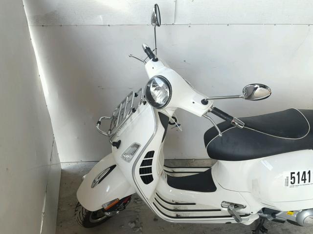 ZAPM459L1G5101057 - 2016 VESPA GTS 300 SU WHITE photo 9