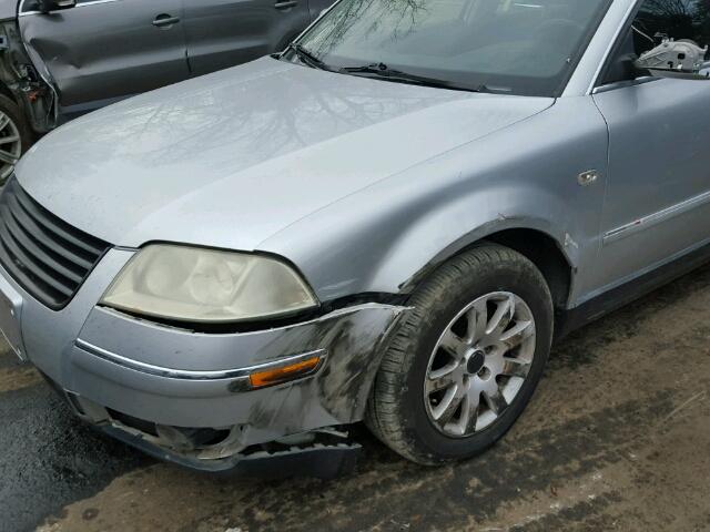 WVWPD63BX2P300724 - 2002 VOLKSWAGEN PASSAT GLS SILVER photo 9