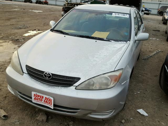 4T1BE32K54U790769 - 2004 TOYOTA CAMRY LE SILVER photo 2