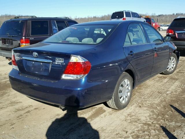 4T1BE30K85U037581 - 2005 TOYOTA CAMRY LE BLUE photo 4