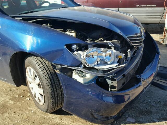 4T1BE30K85U037581 - 2005 TOYOTA CAMRY LE BLUE photo 9