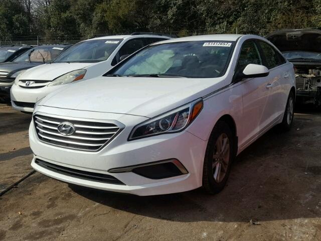 5NPE24AF8GH398422 - 2016 HYUNDAI SONATA SE WHITE photo 2