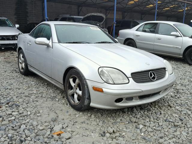 WDBKK65F81F174995 - 2001 MERCEDES-BENZ SLK 320 SILVER photo 1