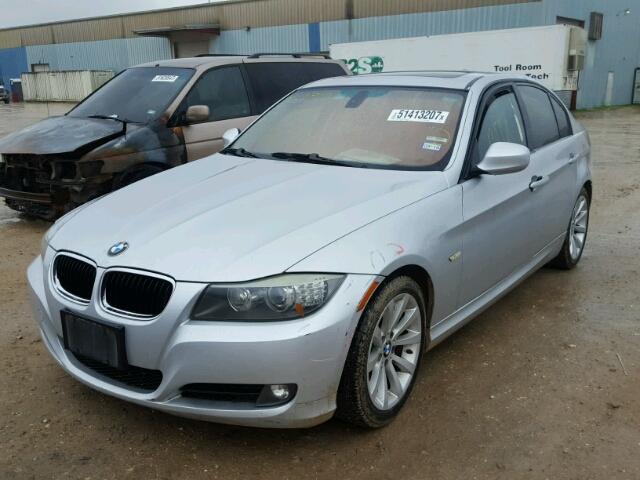 WBAPH775X9NM29208 - 2009 BMW 328 I SILVER photo 2