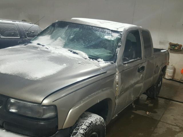 1GCGK29U71Z116870 - 2001 CHEVROLET SILVERADO SILVER photo 10