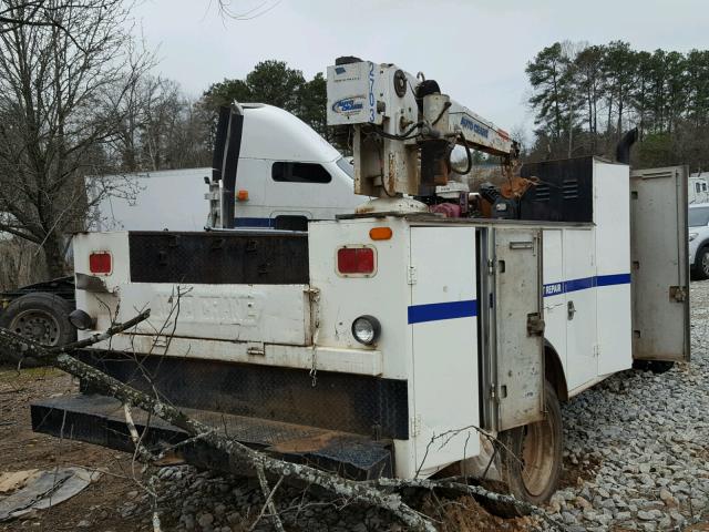 1FDAF56F61EB92911 - 2001 FORD F550 SUPER WHITE photo 4