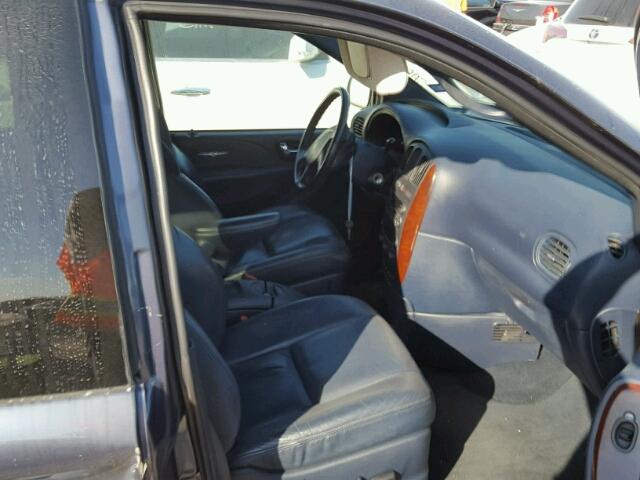 2C8GP64L71R203314 - 2001 CHRYSLER TOWN & COU BLUE photo 5