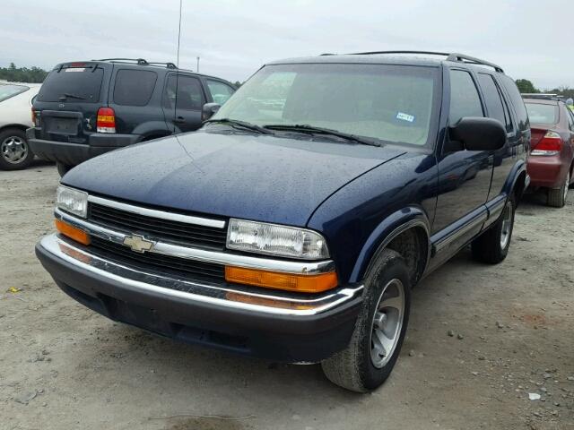 1GNCS13W3XK159033 - 1999 CHEVROLET BLAZER BLUE photo 2