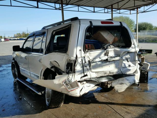 5LMFU27519EJ02265 - 2009 LINCOLN NAVIGATOR WHITE photo 3