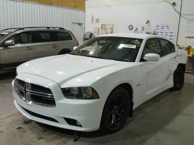 2C3CDXCT7DH701592 - 2013 DODGE CHARGER R/ WHITE photo 2