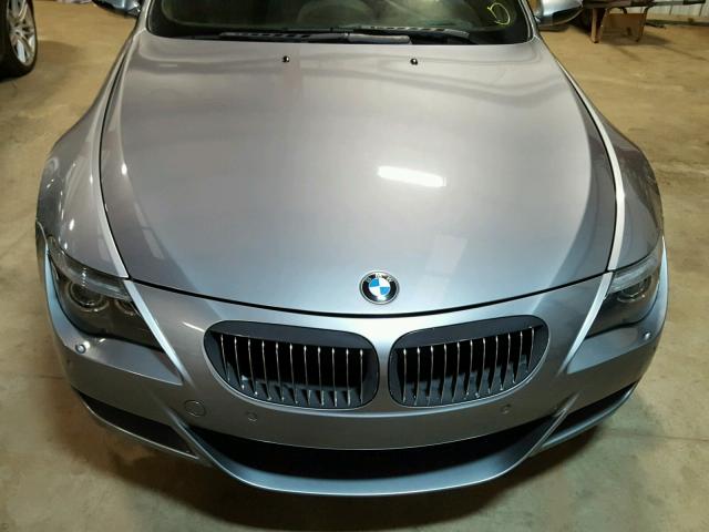 WBSEK93537CS32041 - 2007 BMW M6 GRAY photo 9