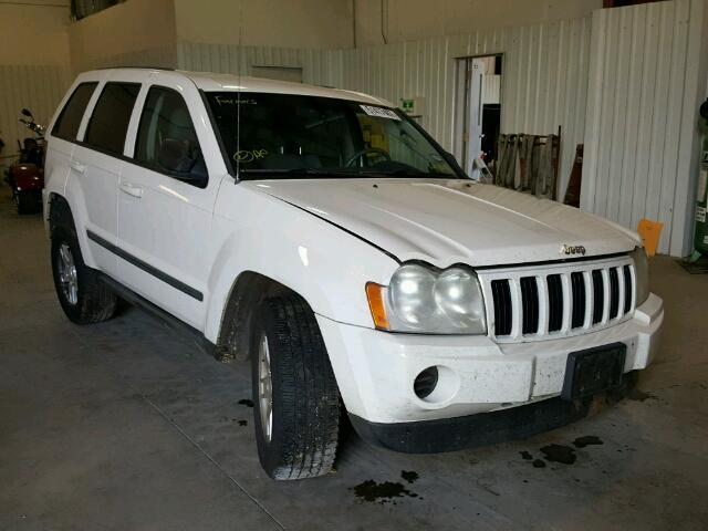 1J8GS48K67C593676 - 2007 JEEP GRAND CHER WHITE photo 1